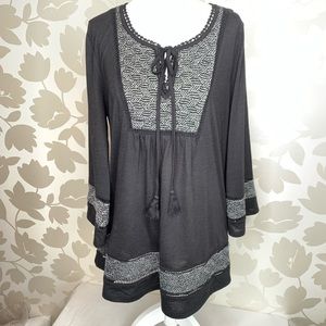 Danielrainn | Black Tie-Top Blouse